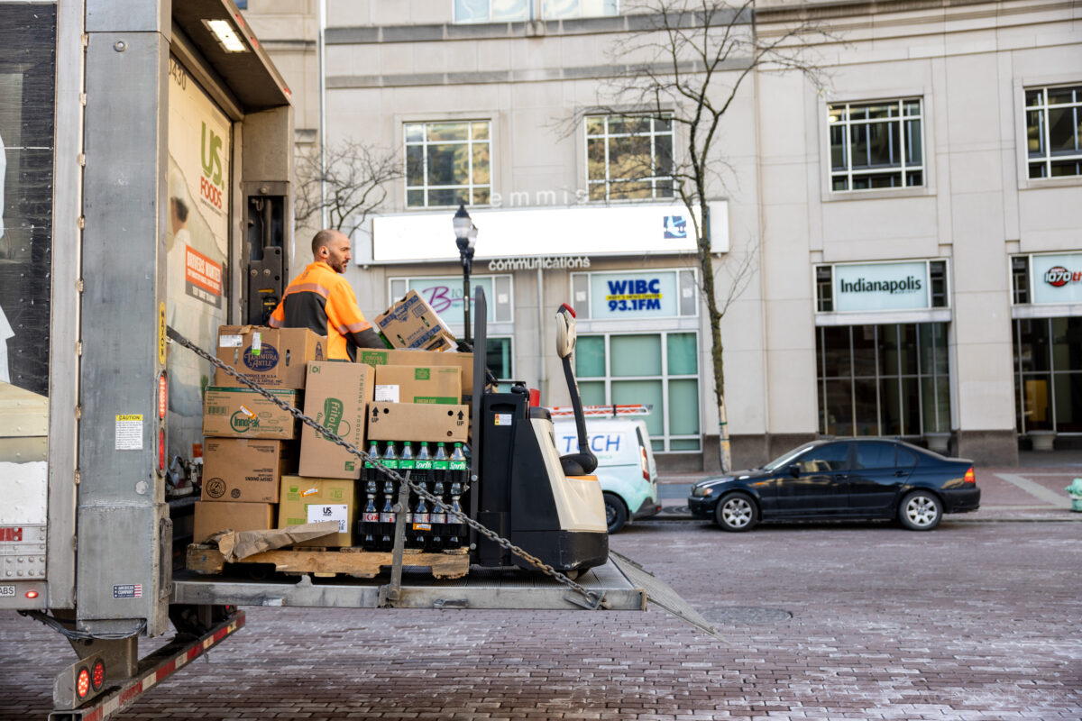 street photography with the Canon R5 for Roberts Camera in Indianapolis. delivery person