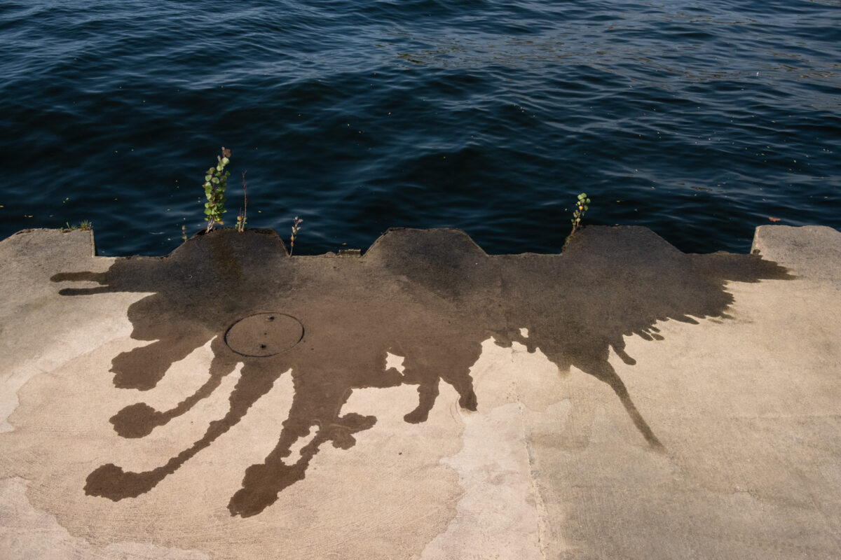 Water splashes up from the St. Joseph River to form an artistic pattern.